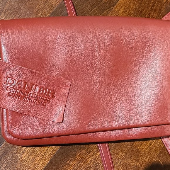Danier red leather crossbody - Picture 1 of 2